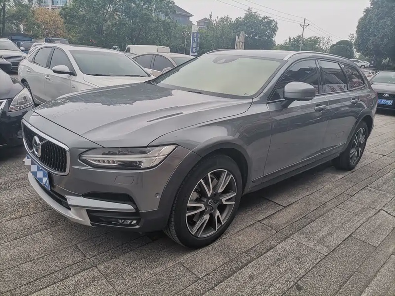 Volvo V90