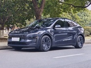 Tesla Model Y 2025