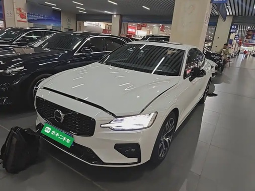 Volvo S60 2024