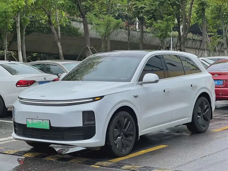 Li Auto L6
