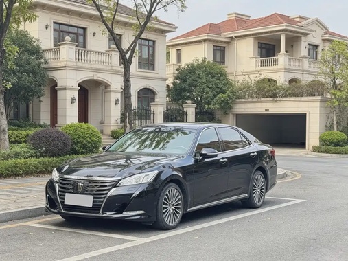 Toyota Crown 2018