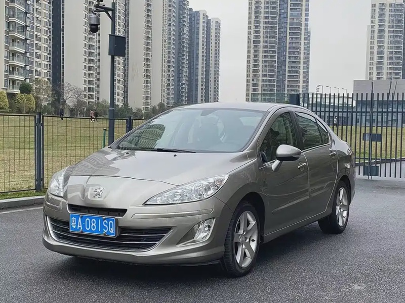 Peugeot 408