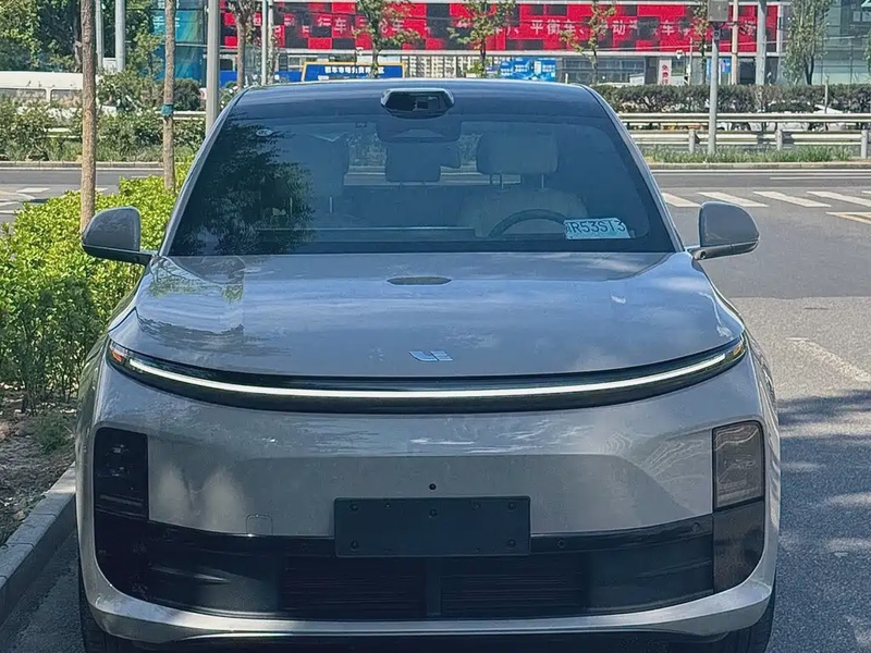 Li Auto L6
