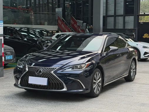 Lexus ES 2020