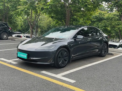 Tesla Model 3 2024