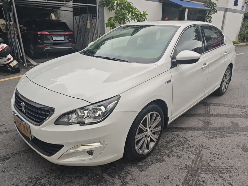 Peugeot 408