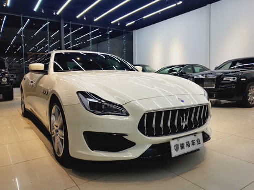 Maserati Quattroporte 2015