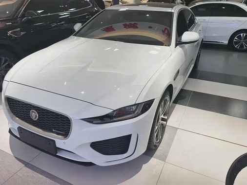 Jaguar XE 2022