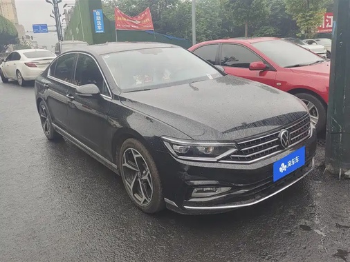 Volkswagen Magotan 2025