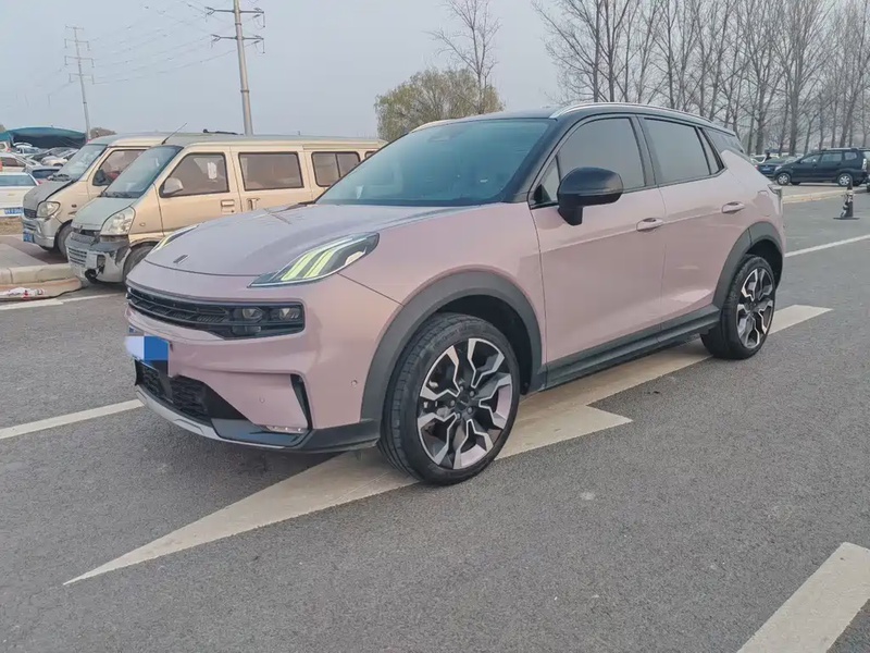 Lynk & Co 06