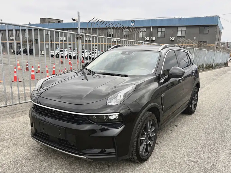 Lynk & Co 01