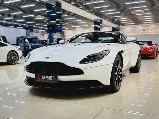 Aston Martin DB11 2017
