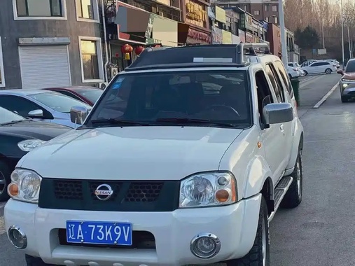 Nissan Paladin 2006