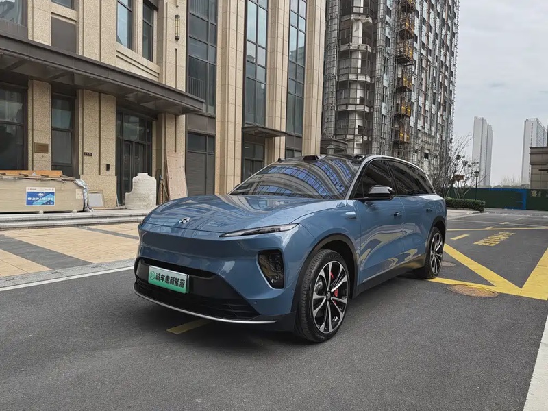 NIO ES8