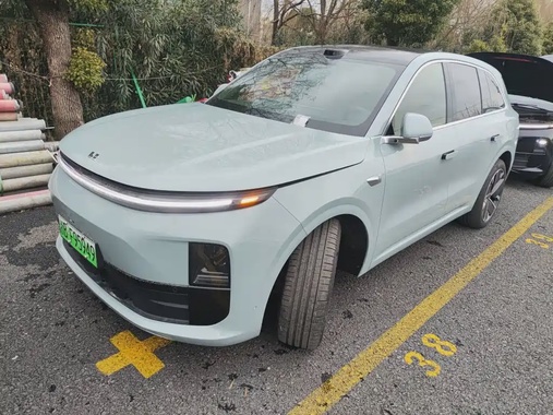 Li Auto L6 2025