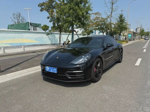 Porsche Panamera 2023