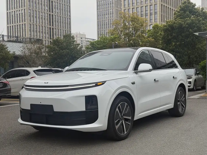 Li Auto L6