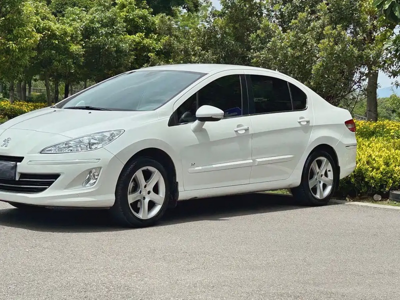 Peugeot 408