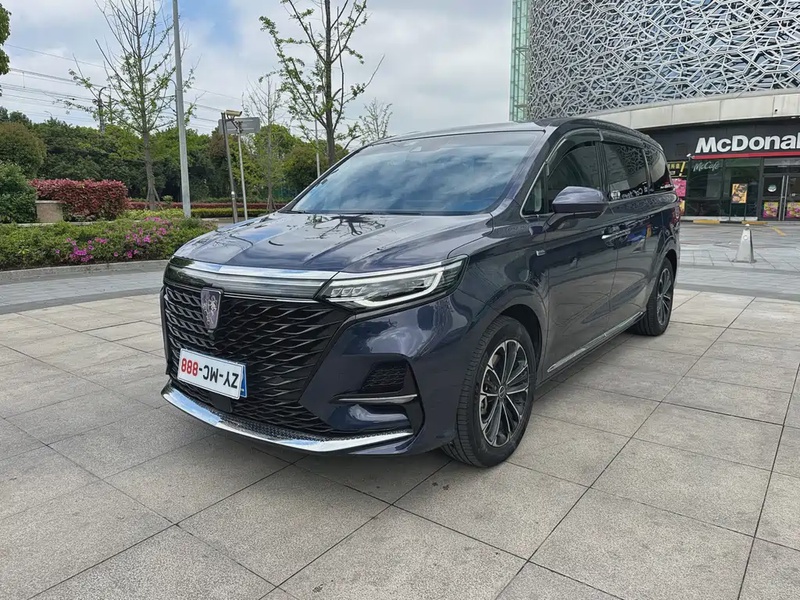 Roewe iMAX8