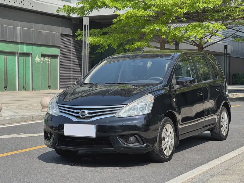 Nissan Livina