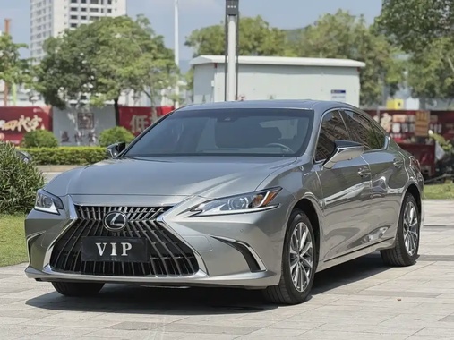 Lexus ES 2024