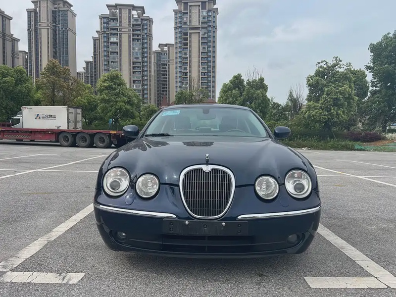 Jaguar S-TYPE