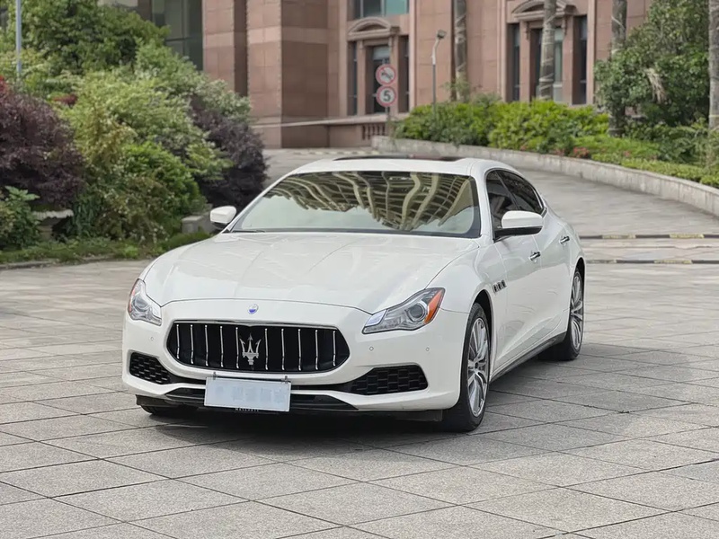 Maserati Quattroporte