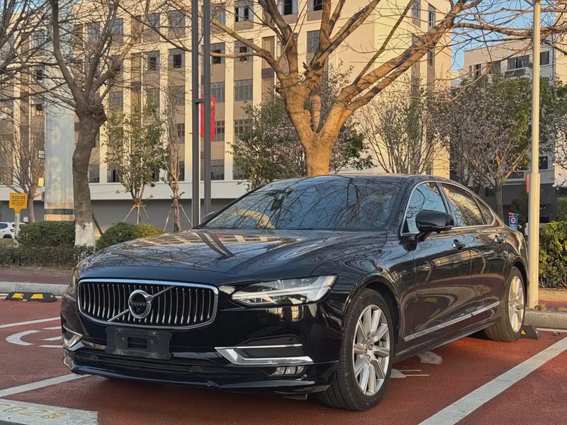 Volvo S90