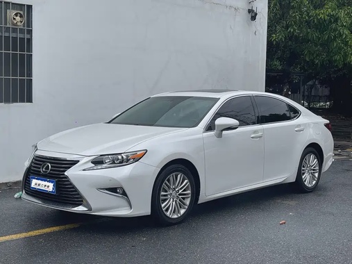 Lexus ES 2015