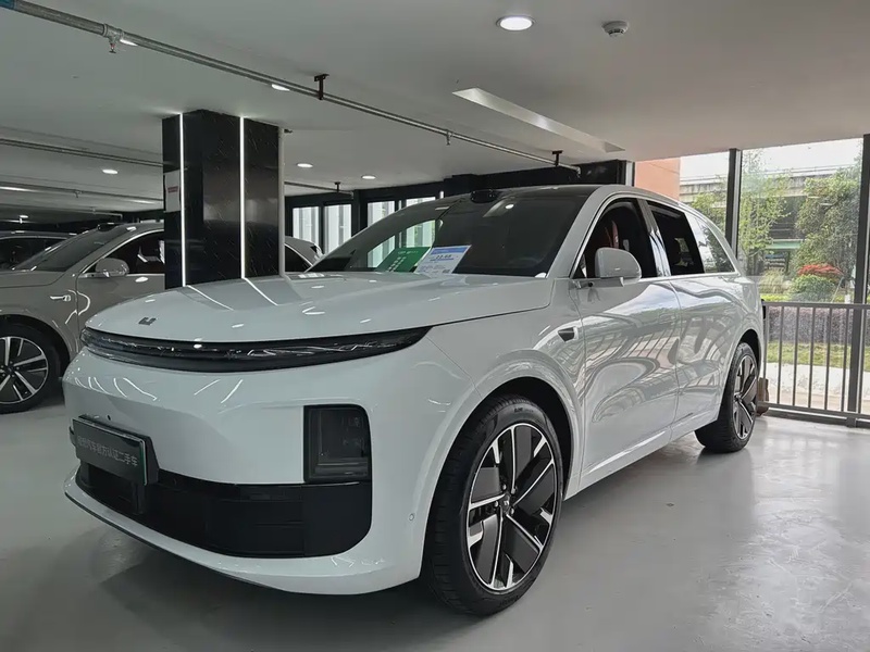 Li Auto L6