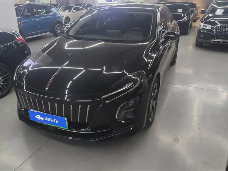 Hongqi E-QM5