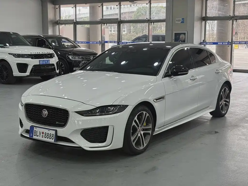 Jaguar XE