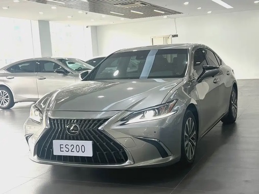 Lexus ES 2022