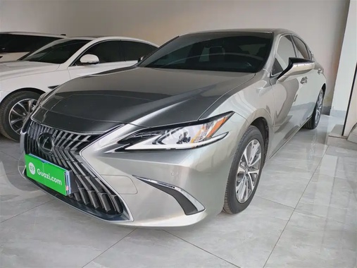 Lexus ES 2022