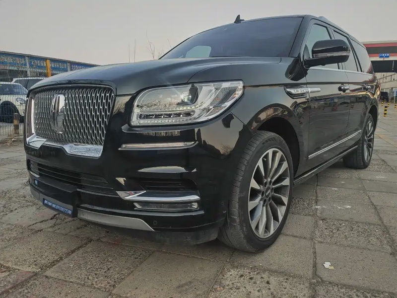Lincoln Navigator
