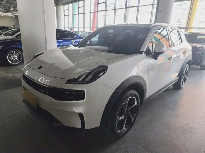 Lynk & Co 06