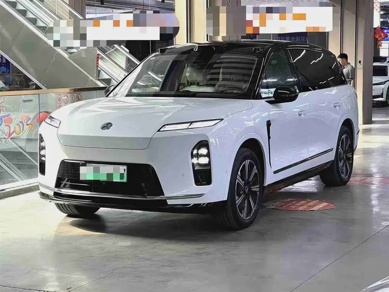 NIO ES8