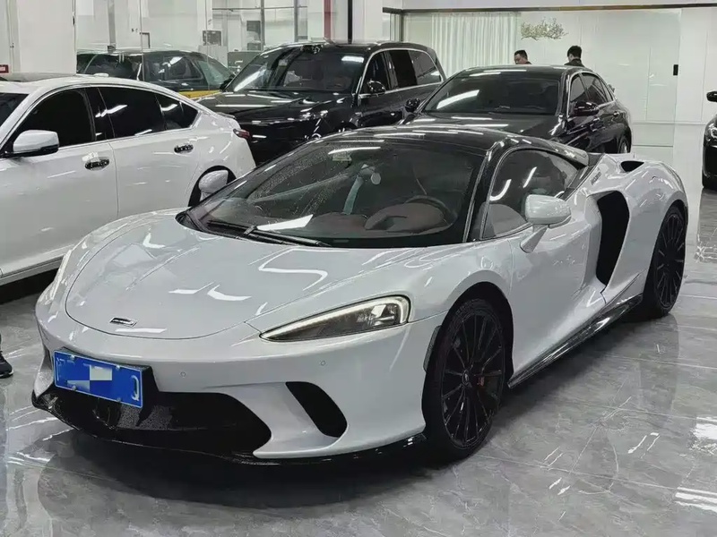 McLaren GT
