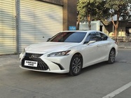 Lexus ES 2023