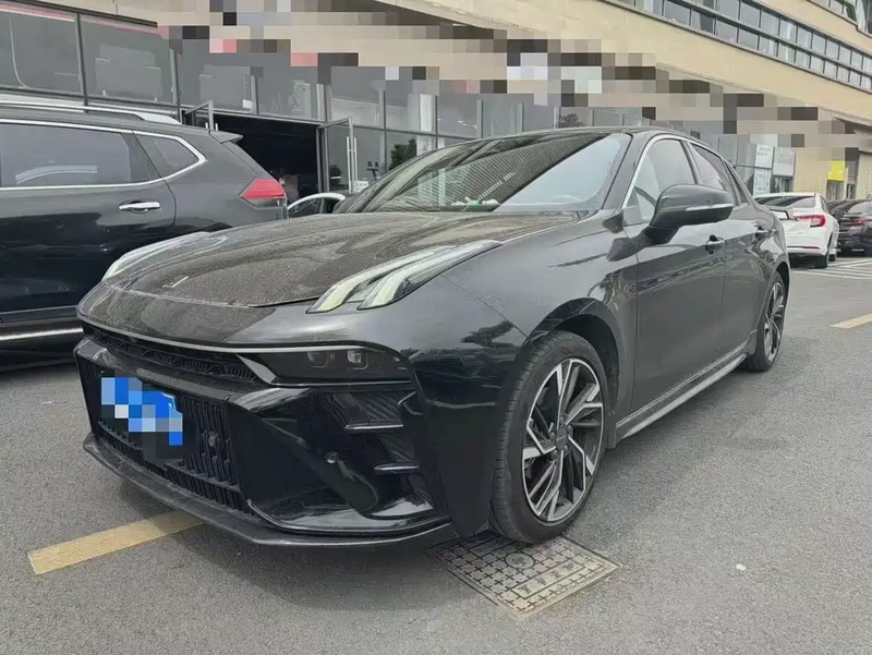Lynk & Co 03