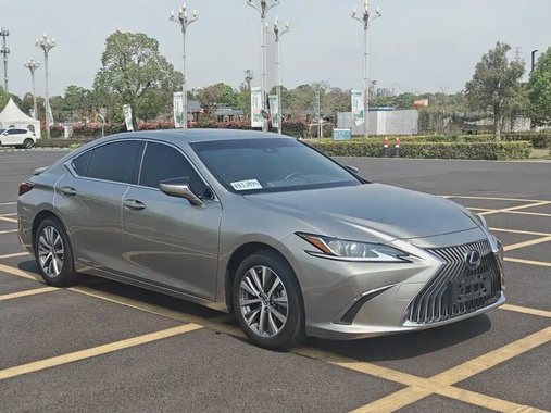 Lexus ES 2021