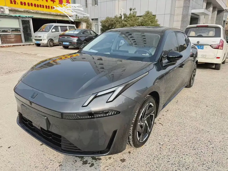Lynk & Co 07