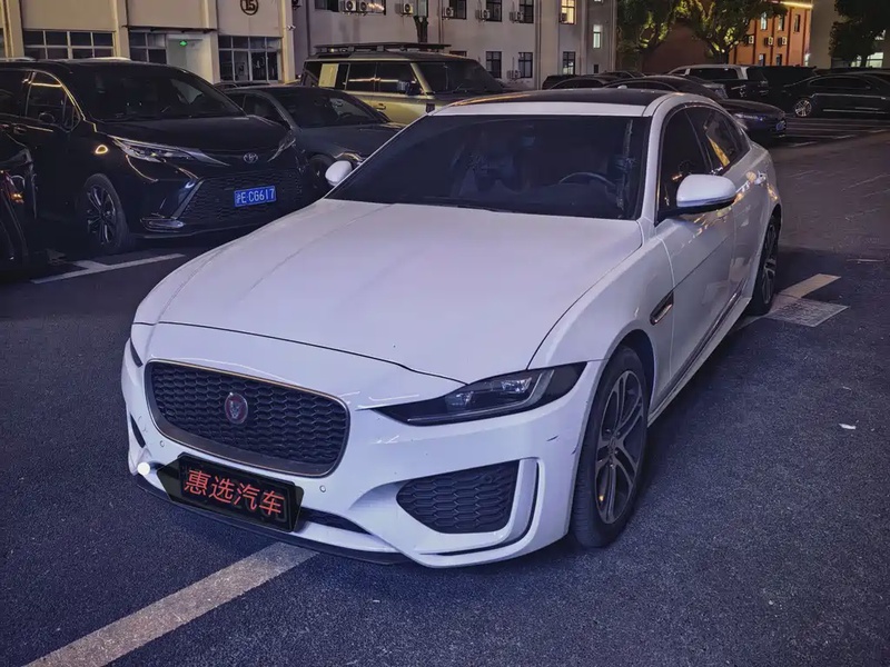 Jaguar XE