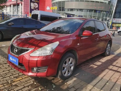 Nissan Tiida 2015