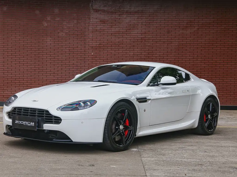 Aston Martin Vantage