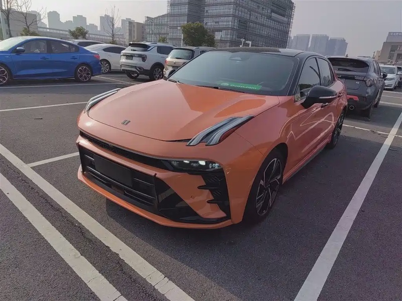 Lynk & Co 03