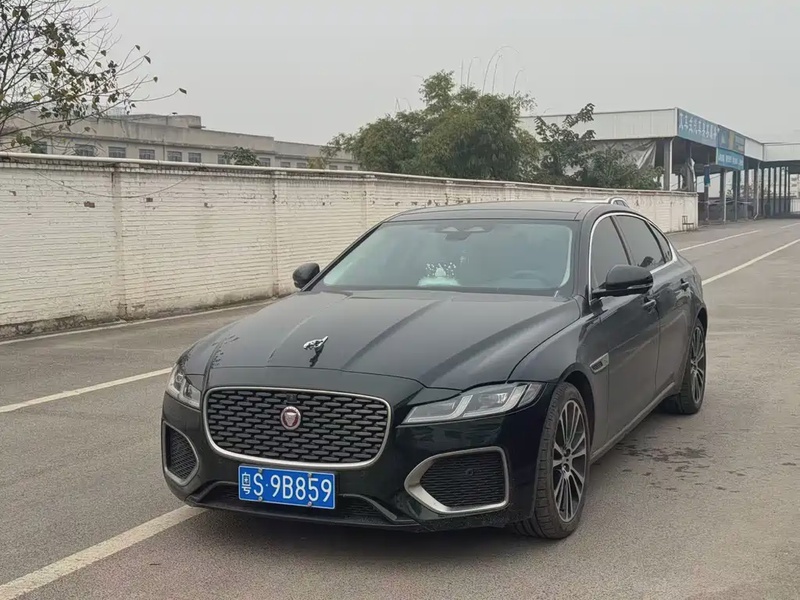 Jaguar XFL
