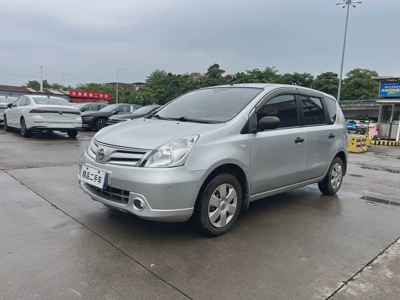 Nissan Livina