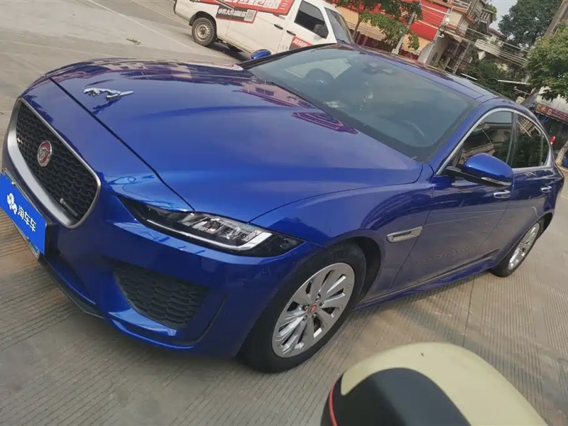 Jaguar XE