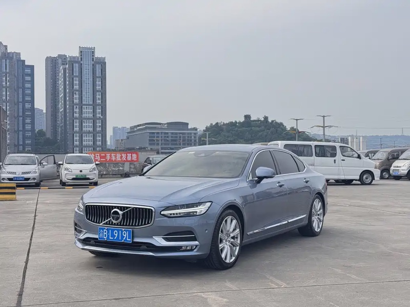 Volvo S90